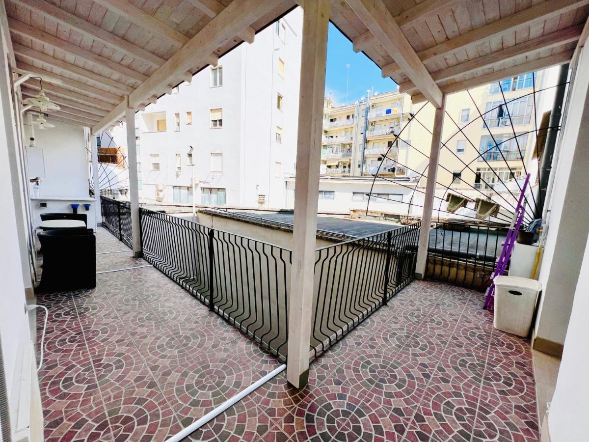 4Cats - Alloggio Incantevole In Centro Apartman Lecce Kültér fotó