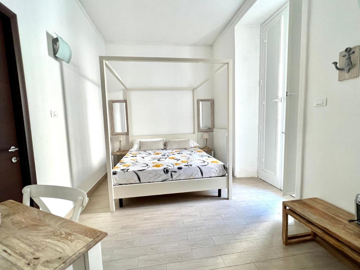 4Cats - Alloggio Incantevole In Centro Apartman Lecce Kültér fotó